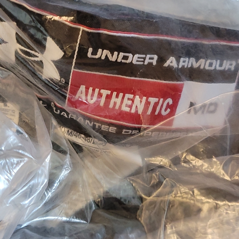 UNDER ARMOUR NWOT M BLK WHT Fury Basketball Short M - Picture 3 of 4